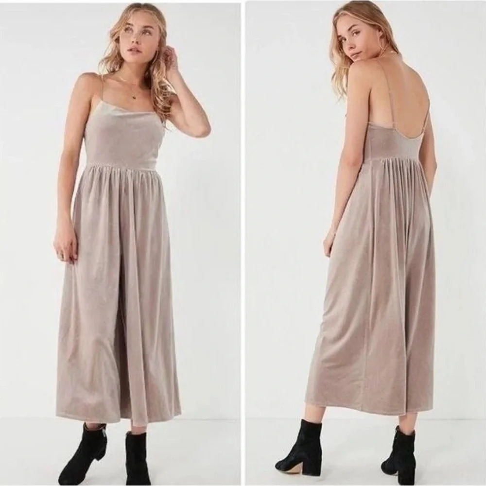 UO Emmabella Grey Velvet Straight-Neck Jumpsuit extra small